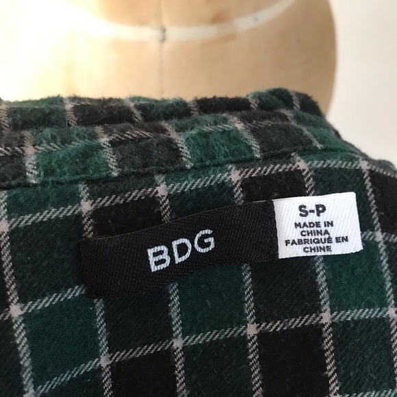SOLD ✨✨✨BDG Flannel Button down shirt size SP - Picture 6 of 6
